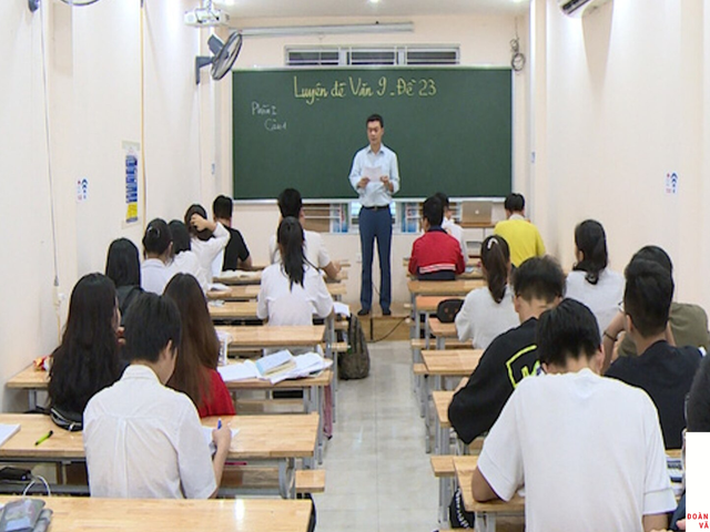 GIÁO VIÊN CÓ ĐƯỢC DẠY THÊM HAY KHÔNG?